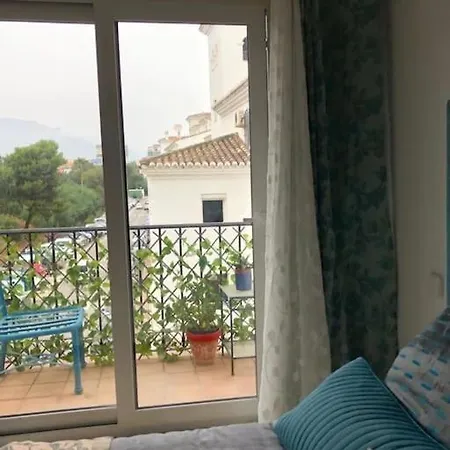 Spacious 3 Bed Puerto Duquesa Apartment *