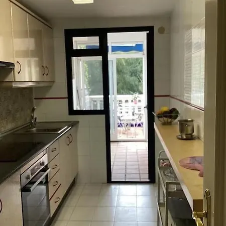 Spacious 3 Bed Puerto Duquesa Apartment *