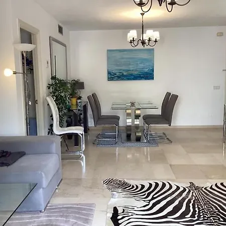 Spacious 3 Bed Puerto Duquesa *