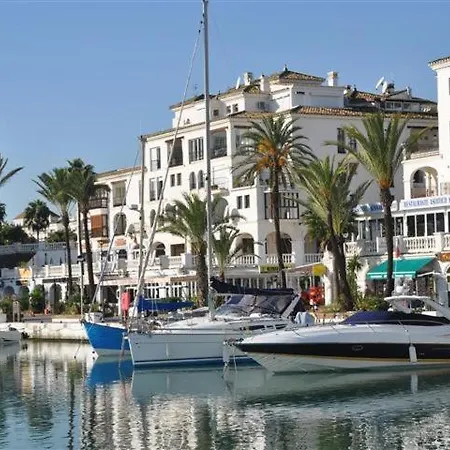 Spacious 3 Bed Puerto Duquesa *