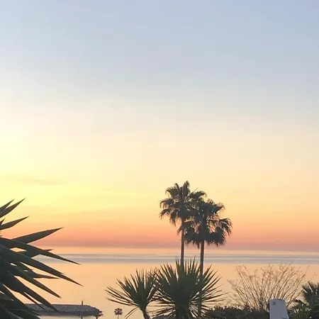 Spacious 3 Bed Puerto Duquesa Apartment *