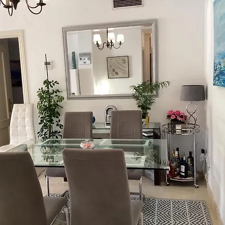 Spacious 3 Bed Puerto Duquesa Apartment Manilva