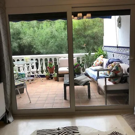 Spacious 3 Bed Puerto Duquesa Apartment *
